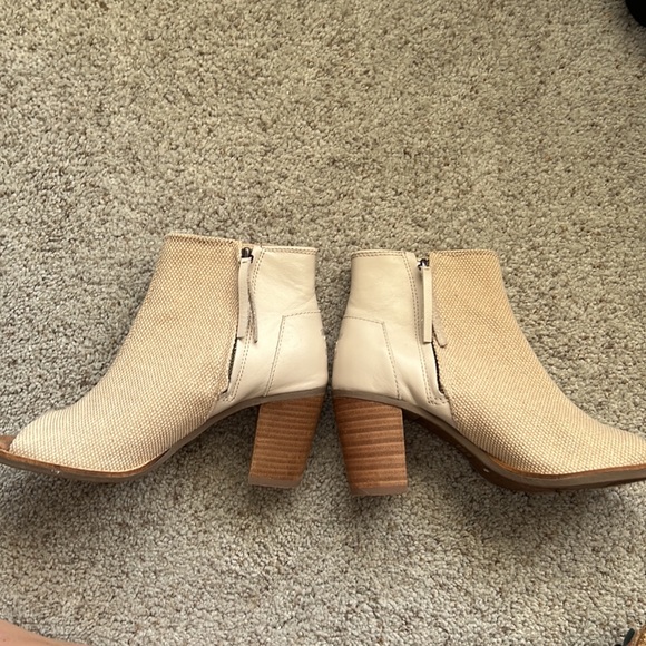 Tom’s canvas booties sz 7.5 - Picture 2 of 9